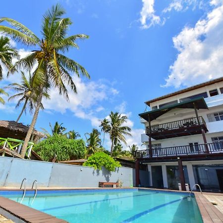 Lucky Seven Beach Resort Hikkaduwa Exteriör bild