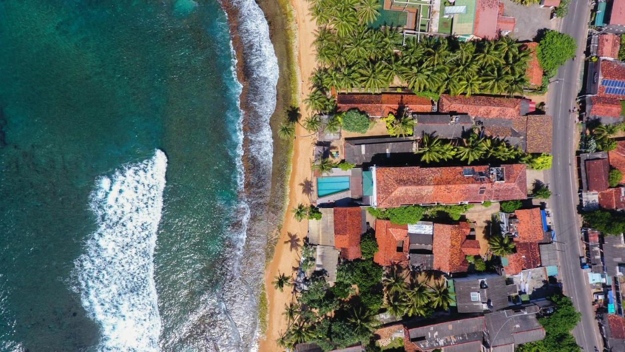 Lucky Seven Beach Resort Hikkaduwa Exteriör bild