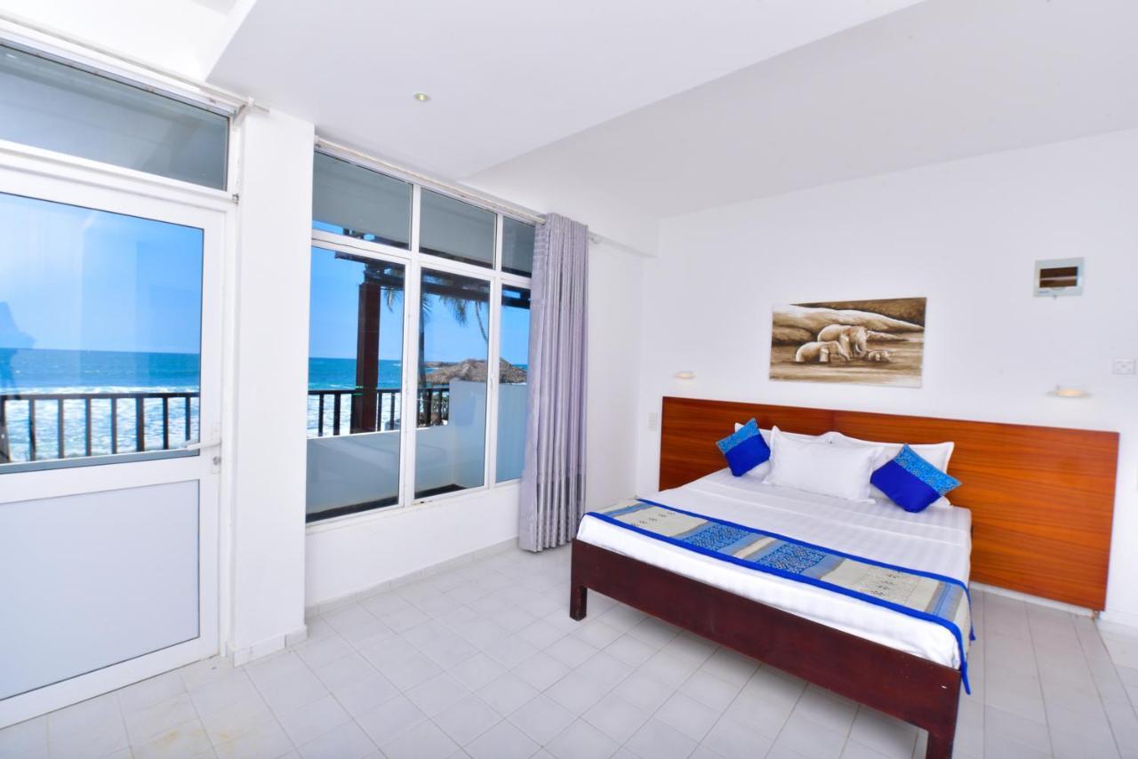 Lucky Seven Beach Resort Hikkaduwa Exteriör bild