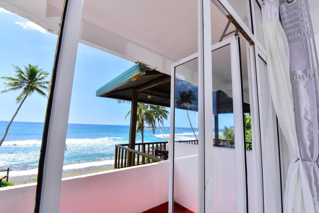 Lucky Seven Beach Resort Hikkaduwa Exteriör bild