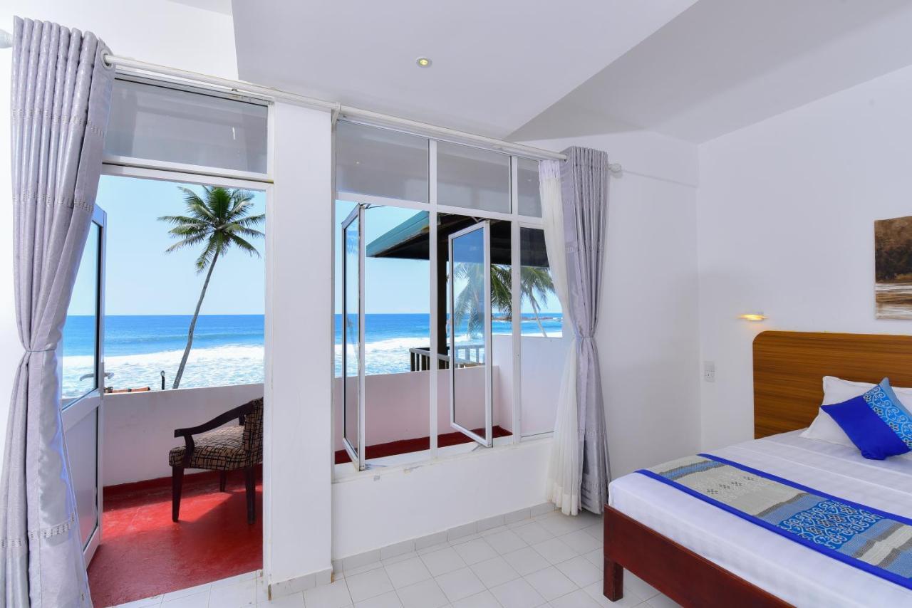 Lucky Seven Beach Resort Hikkaduwa Exteriör bild