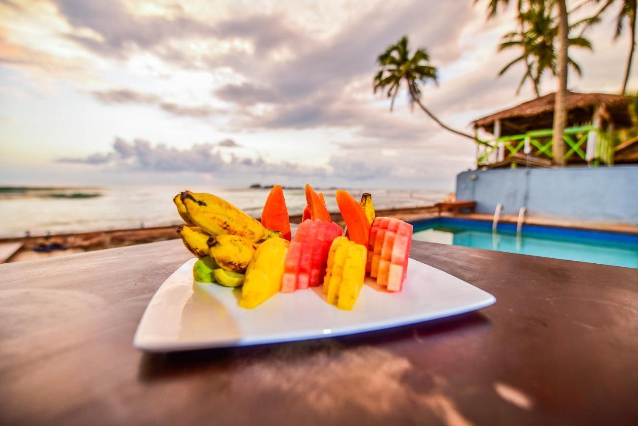 Lucky Seven Beach Resort Hikkaduwa Exteriör bild