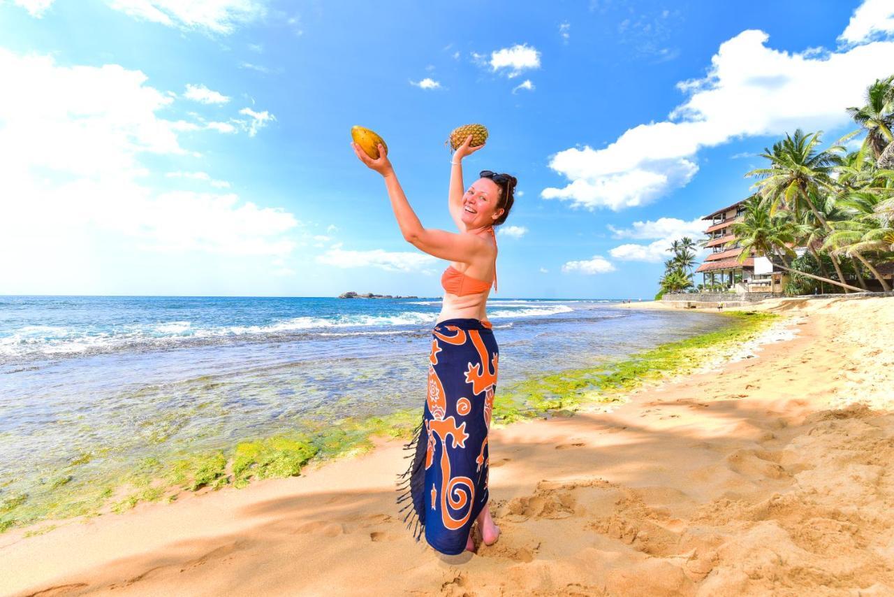 Lucky Seven Beach Resort Hikkaduwa Exteriör bild